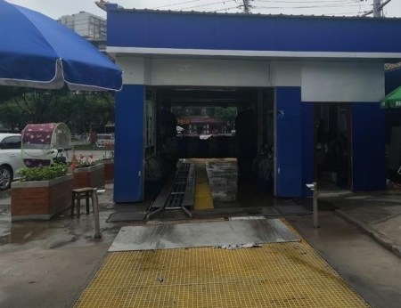 洗车场安装AI视频监控，解决车牌识别和车流统计难题