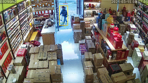 AI智能监控：守护您的烟酒超市，安全无忧